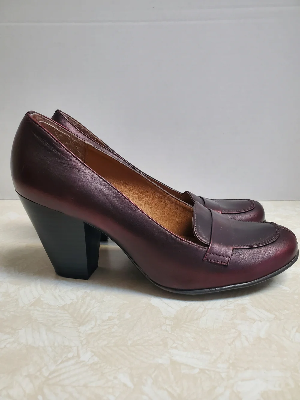 Sofft Women's Burgundy Leather Block Heel Loafers